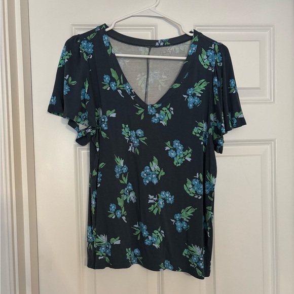 LOFT Tops - LOFT Flutter Sleeve Top